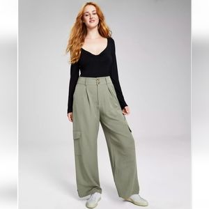 High-Rise Wide-Leg Cargo Pants, Green, M